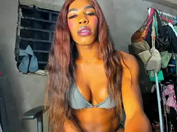 Stripchat Free Porn Cam of Richchocolatesweet_