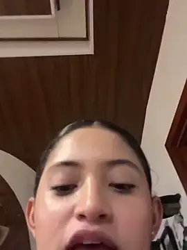 Stripchat Adult Webcams of Isa_squirt1