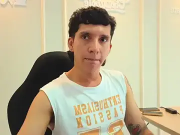 Stripchat Live Sex Cam of JacoboSwam