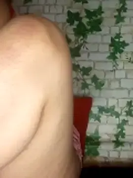 Stripchat Live Sex Cam of yaraa49