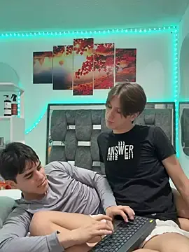 Stripchat Live Sex Cam of Alex_and_Fabian