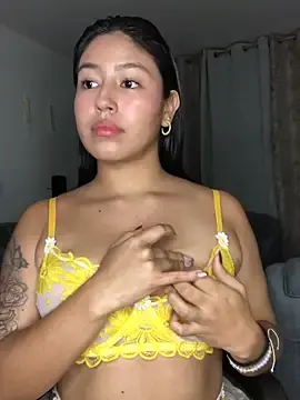 Stripchat Live Sex Cam of EmmaRossem