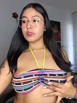 Stripchat Watch Live Sex Cams of EmmaRossem
