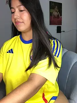 Stripchat Sex Cam of EmmaRossem