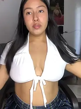 Stripchat Watch Live Sex Cams of EmmaRossem