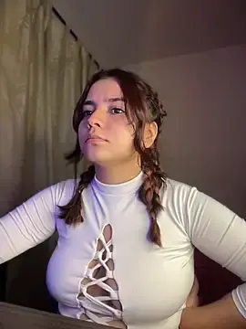 Stripchat Free Live Porn of Ema_kraus