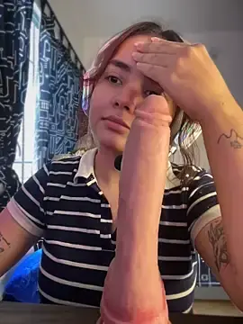 Stripchat Sex Cam of Ema_kraus