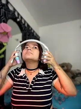 Stripchat Free Live Porn of Ema_kraus