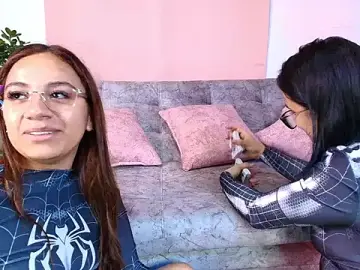 Stripchat Sex Cam of Jules_n_Gia