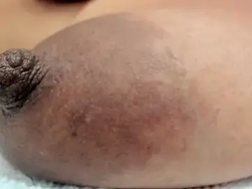 Stripchat Sex Cam of zara_lopez