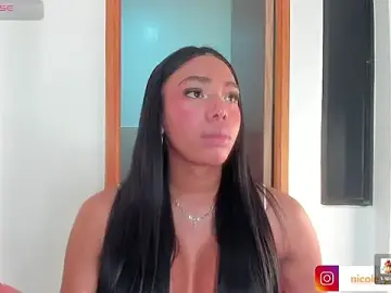 Stripchat Sex Cam of Nicole_Paradise