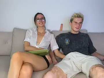 Stripchat Live Sex Cam of Morning_Stars