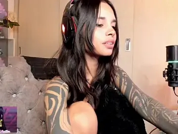 Stripchat Live Sex Cam of alessia_iris19