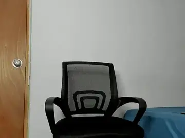 Stripchat Live Porn of andrew_rose_