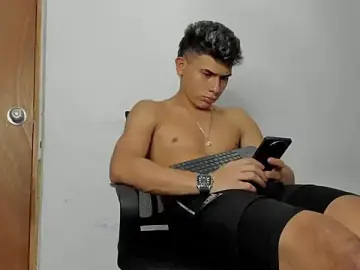 Stripchat Best Webcam of andrew_rose_