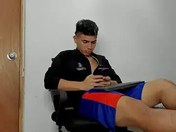 Stripchat Adult Webcam of andrew_rose_