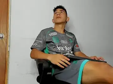 Stripchat Nude Webcam of andrew_rose_