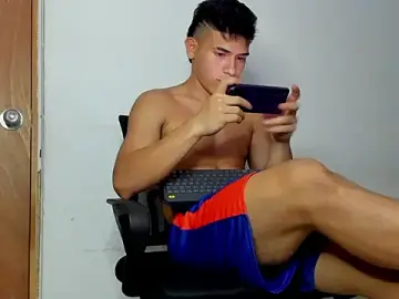 Stripchat Live Sex Cam of andrew_rose_