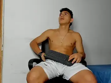 Stripchat Sex Chat of andrew_rose_