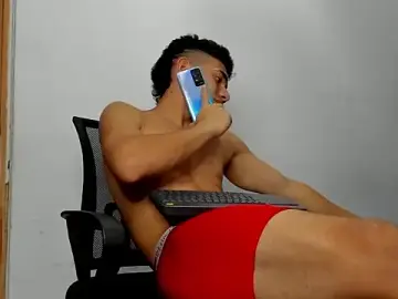 Stripchat Watch Live Sex Cams of andrew_rose_