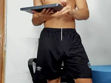 Stripchat Watch Live Sex Cams of andrew_rose_