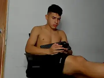 Stripchat Nude Webcam of andrew_rose_