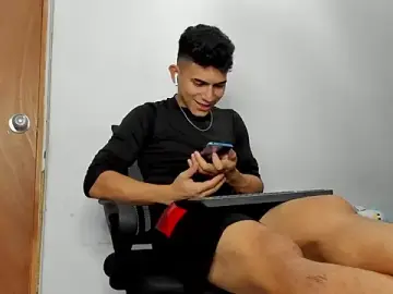 Stripchat Adult Webcam of andrew_rose_