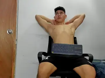 Stripchat Live Sex of andrew_rose_