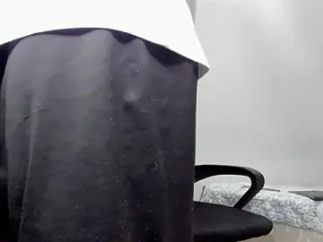 Stripchat Live Sex Cam of andrew_rose_