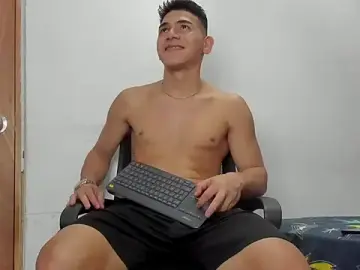 Stripchat Live Porn of andrew_rose_