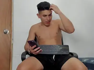 Stripchat Free Live Porn of andrew_rose_