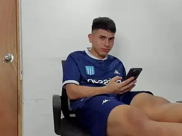 Stripchat Nude Webcam of andrew_rose_