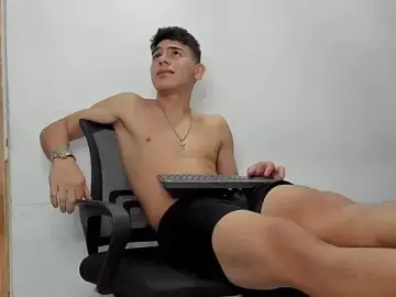 Stripchat Sex Chat of andrew_rose_