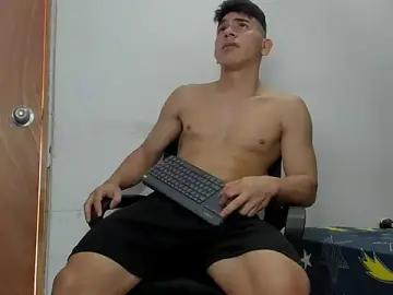 Stripchat Live Sex Cam of andrew_rose_