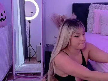 Stripchat Free Porn Cam of PatriciaSpice