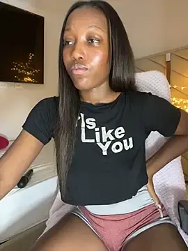 Stripchat Live Sex Cam of KellyaCute_