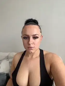 Stripchat Adult Video Chat of riri_bstvx