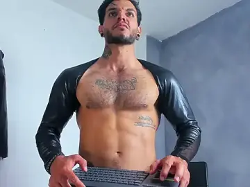 Stripchat Adult Webcam of JuanBlade