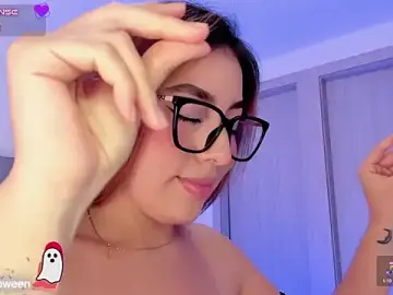 Stripchat Best live sex cam show of MaddyyLennon