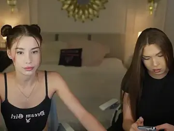 Stripchat Sex Cam of Selena_Glow