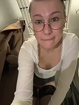 Stripchat Free Live Porn of RinaCat