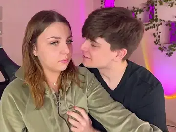 Stripchat Best live sex cam show of RobertAndLinela