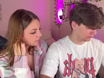 Stripchat Free Porn Cam of RobertAndLinela