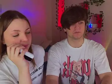 Stripchat Live Sex Cam of RobertAndLinela