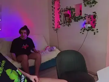 Stripchat Free Porn Cam of RobertAndLinela