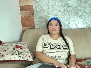 Stripchat Free Porn Cam of aaron_antonella_mds