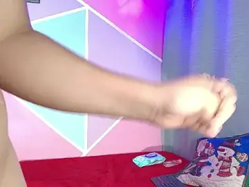 Stripchat Free Porn Cam of aaron_antonella_mds