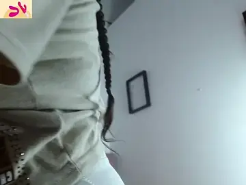 Stripchat Live Sex Cam of aaron_antonella_mds