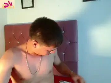 Stripchat Sex Chat of aaron_antonella_mds