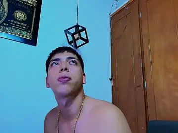 Stripchat Nude Webcam of aaron_antonella_mds